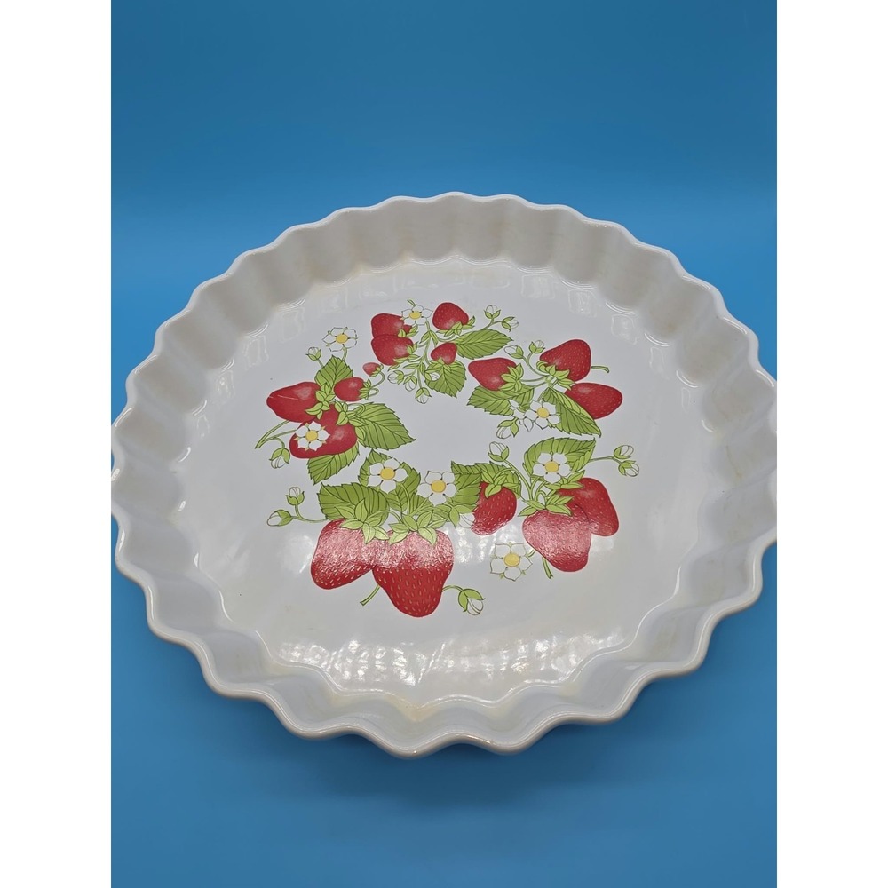 Action Japan Strawberry Pie Tart Quiche Stoneware Bakeware 10" Plate Dish Pan